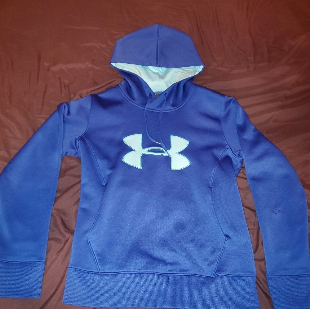 Womens Under Armour sweatshirt
